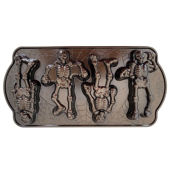 Williams Sonoma Nordicware Spooky Skeleton Cakelets made in USA GUC Halloween - Picture 1 of 5